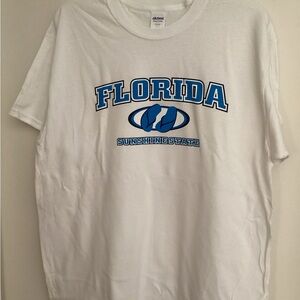 162. Gildan White Tee with Blue Florida Graphic NWOT Large
